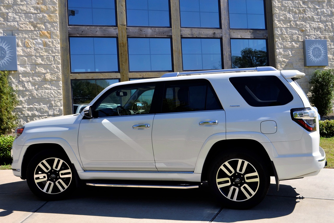 丰田RAV4最新款，SUV新时代的先锋之选