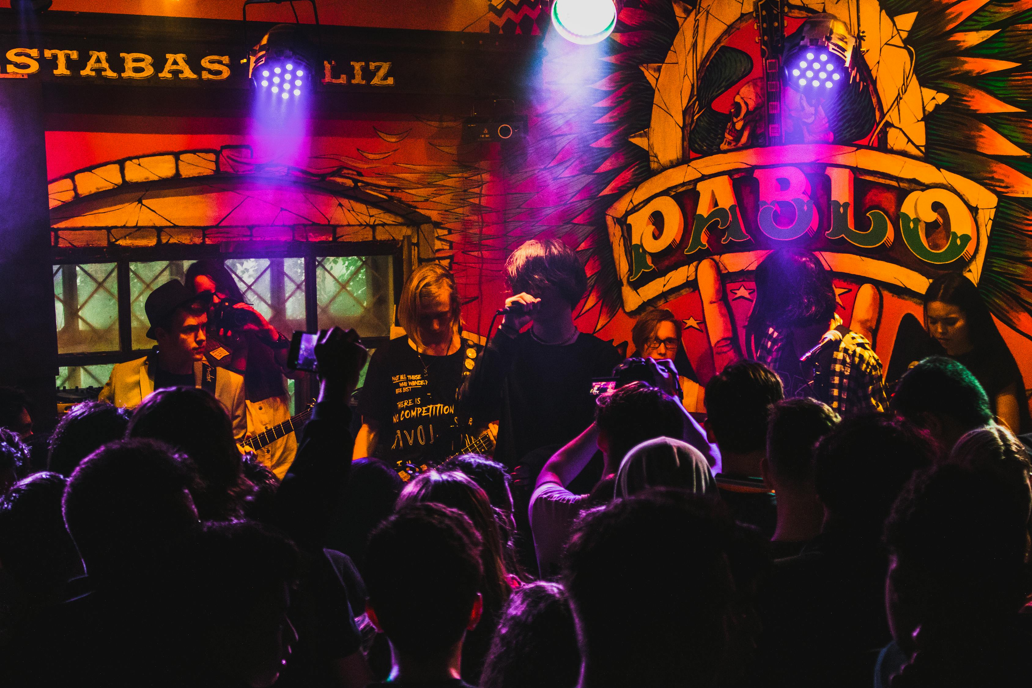 探索舞台艺术的无限魅力,最新舞台剧盛宴开启!