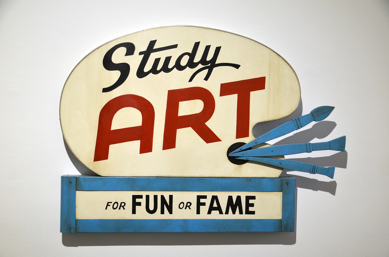 电荷放大器电路设计及其应用研究综述