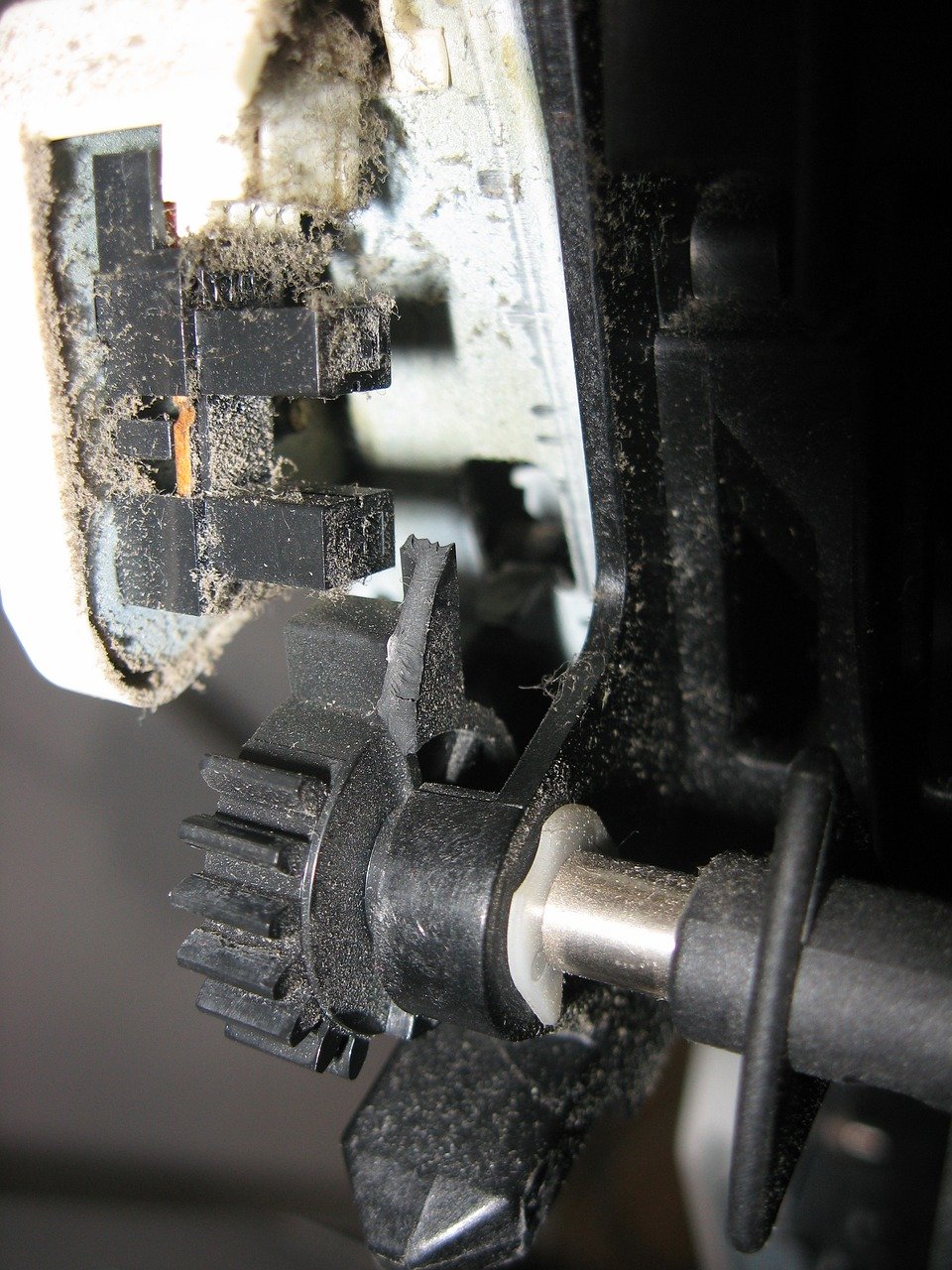 LM35传感器原理及其应用领域介绍