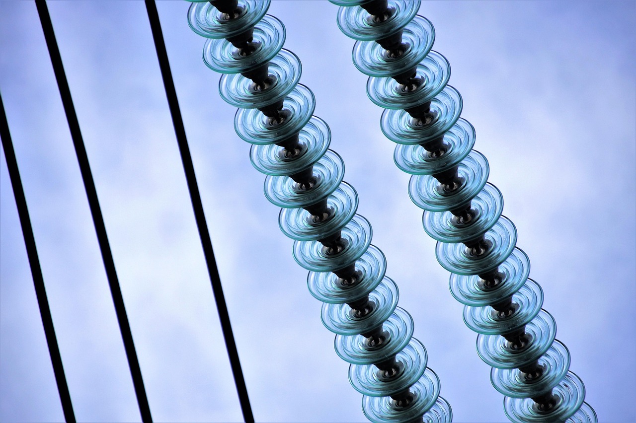 电感上电压电流关系的研究与探讨