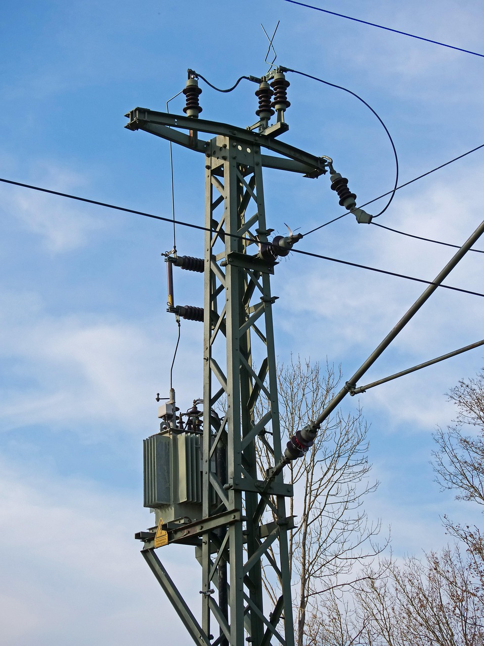 变压器的电流电压关系深度解析