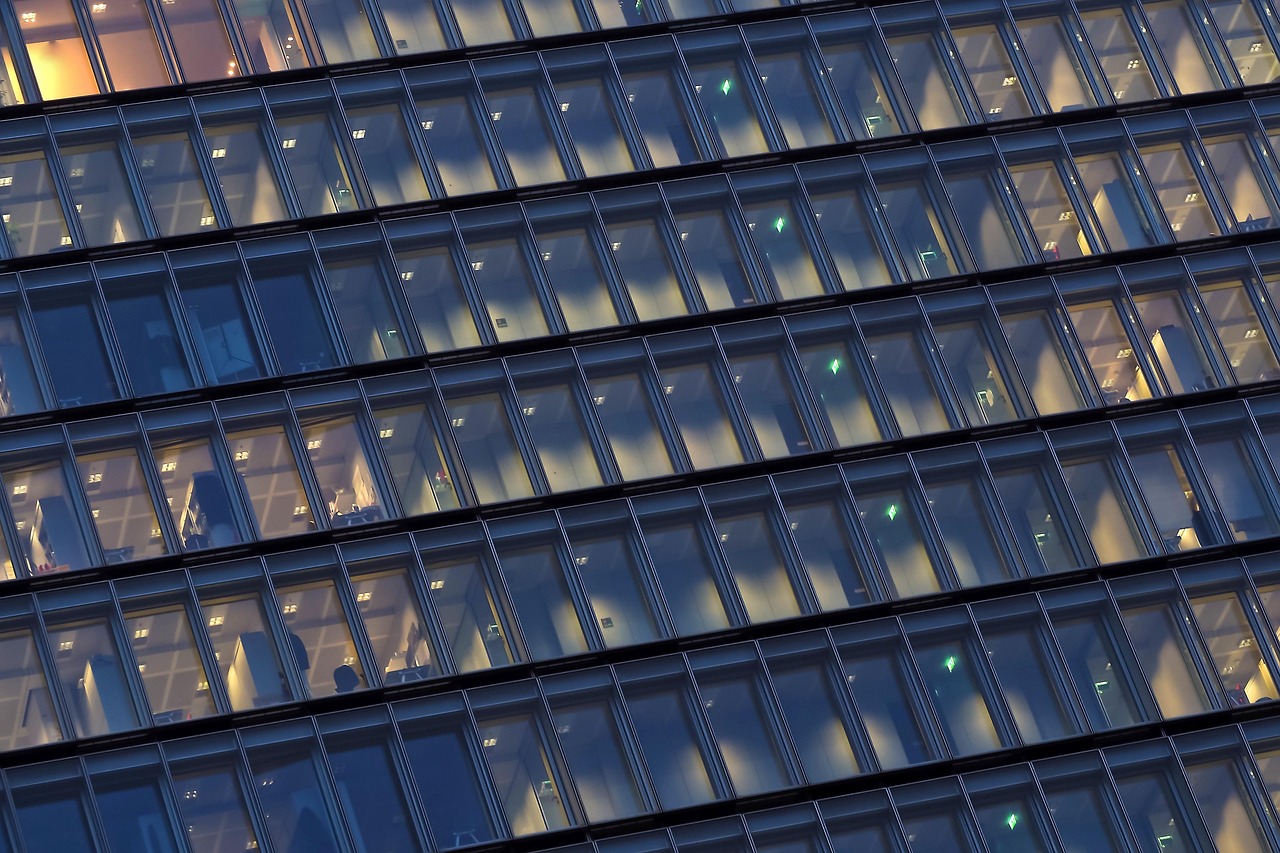 PLC电路,现代工业自动化控制的核心技术