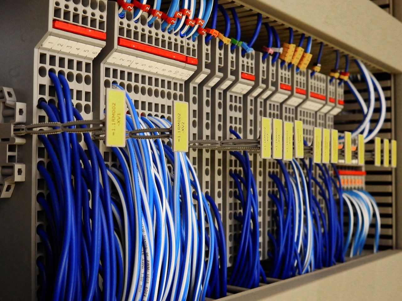 晶振宽电压技术及其应用与发展