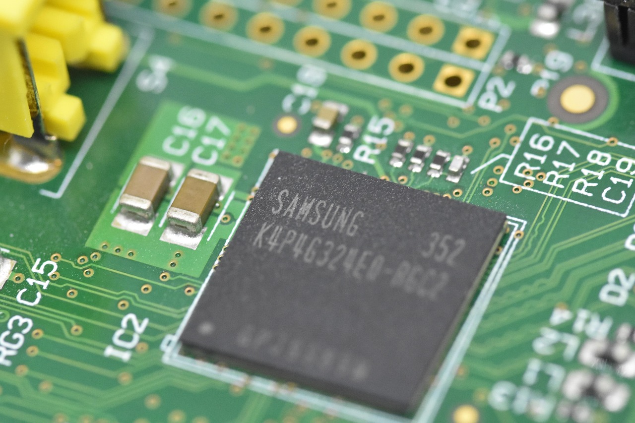 电子电路中的电压传输特性详解与图解分析