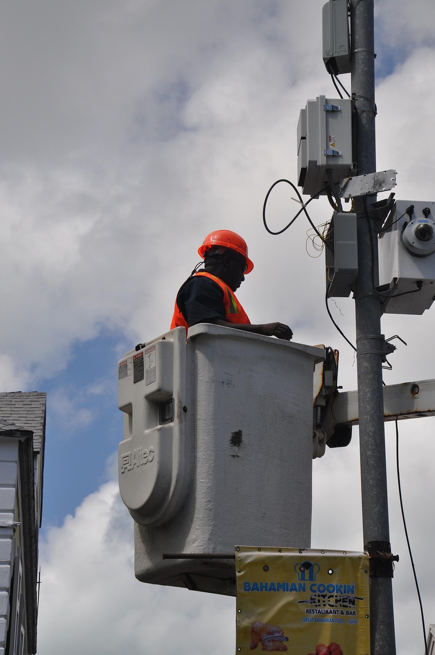 太阳能充电板电压解析,重要性及工作原理探讨
