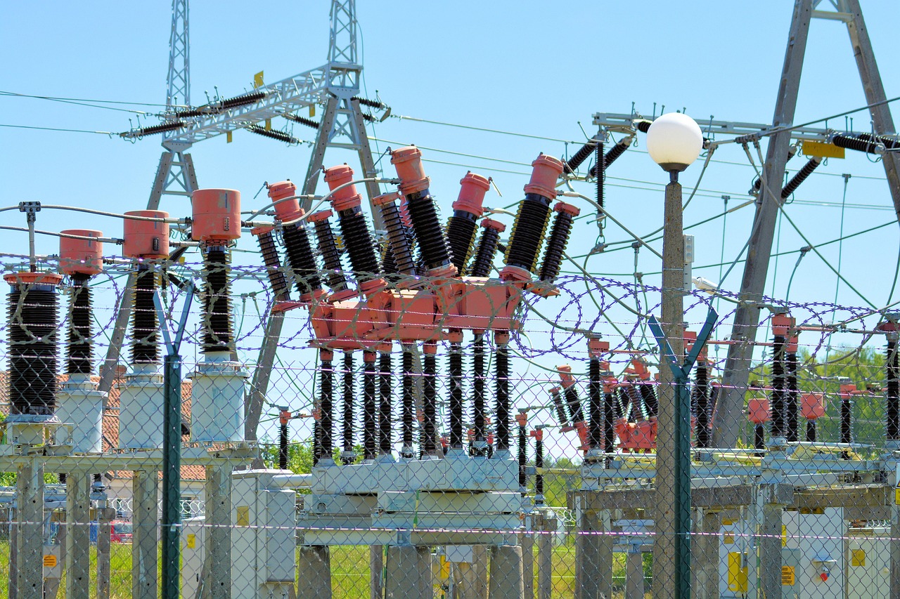 三相电源中120°角电压的特性与重要性探究