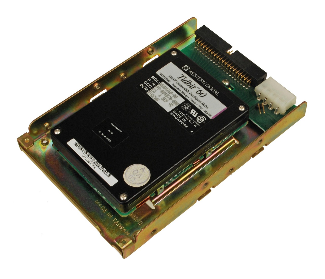 正负电源芯片,输出特性详解及应用领域探讨