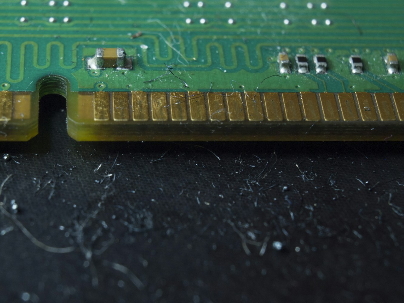 NE555芯片特性探究与应用领域探讨