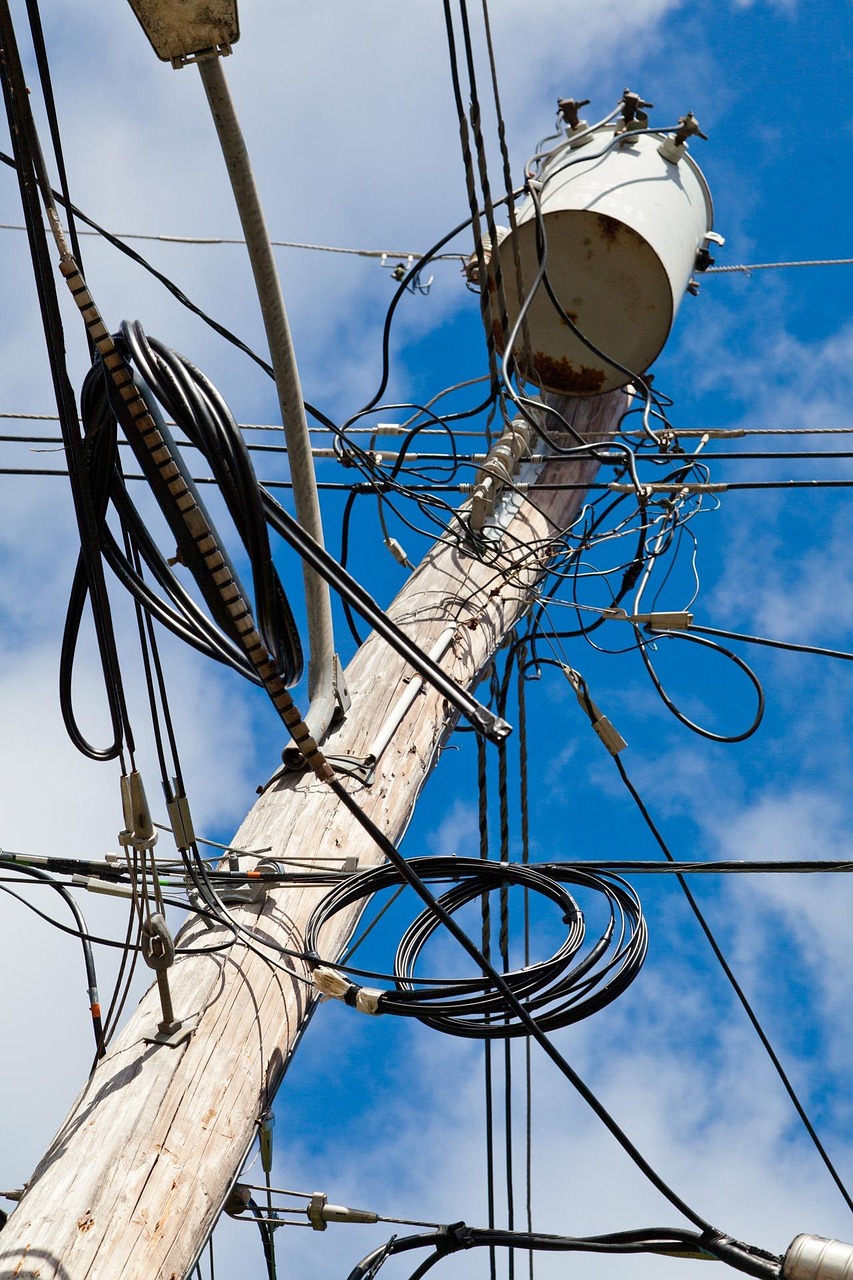 贴片、胆电容与封装,电子行业的创新之路