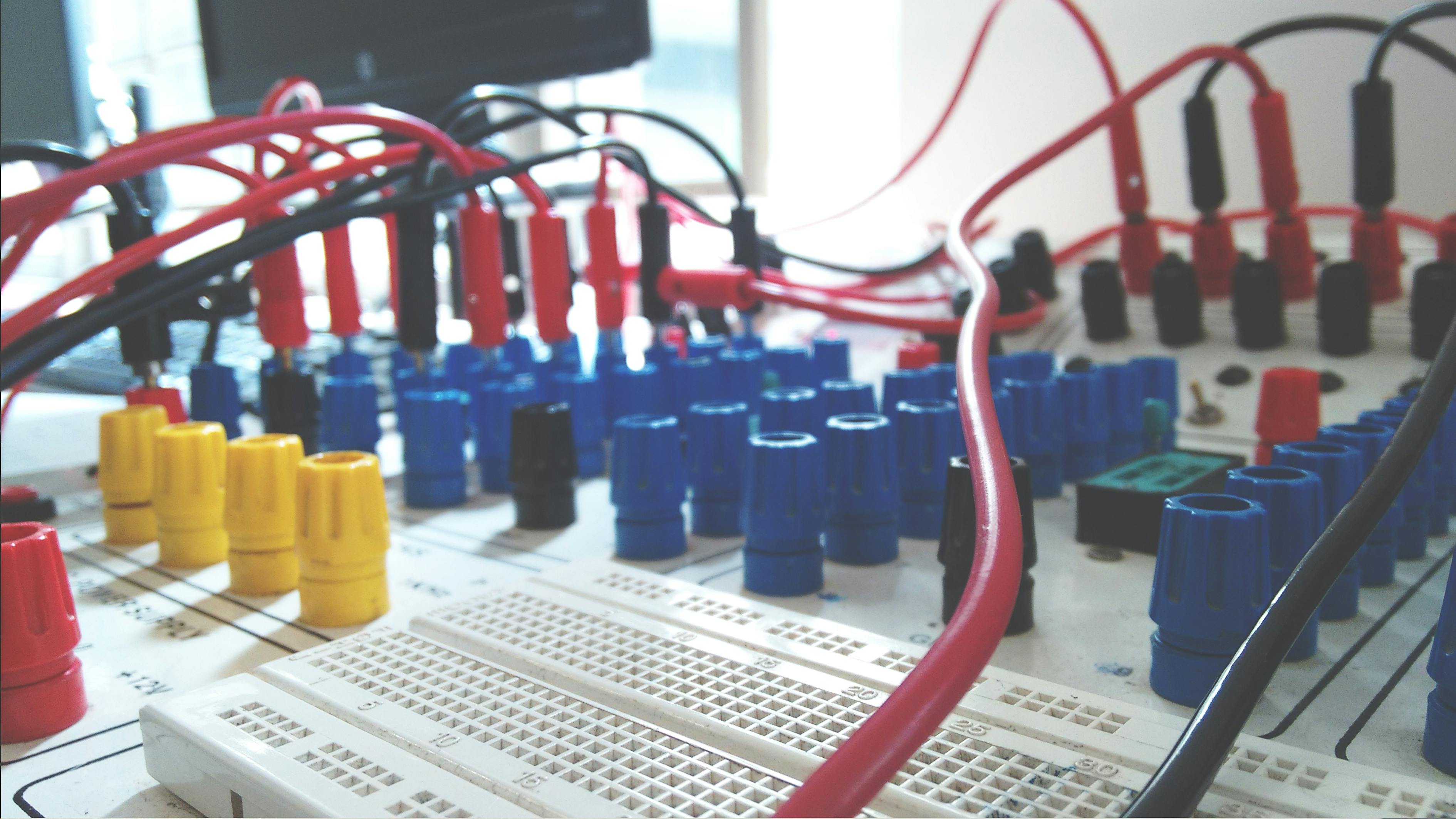 开关电路，电子世界的核心组件揭秘