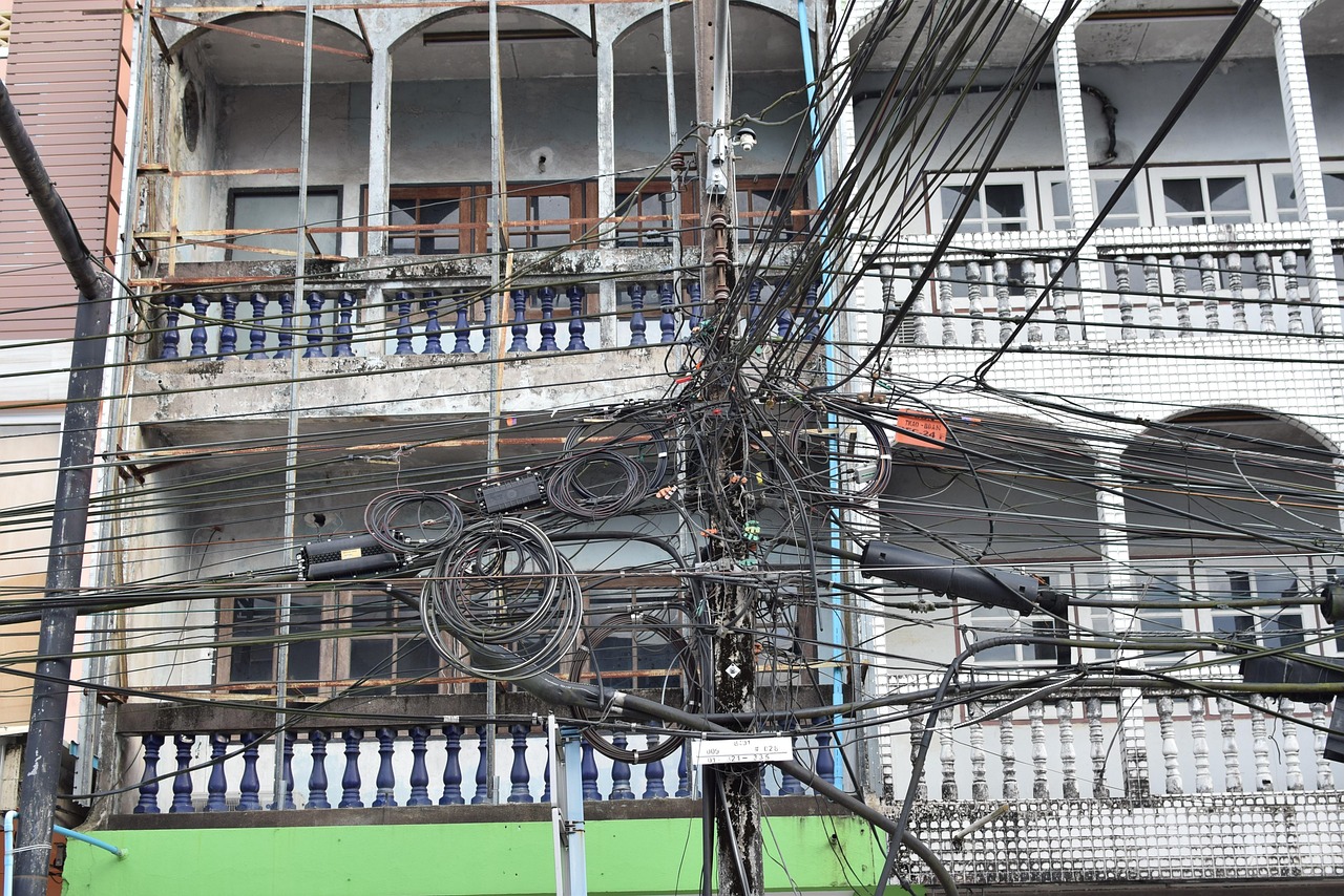 探索电力与照明技术，灯丝电压变化的奥秘揭秘