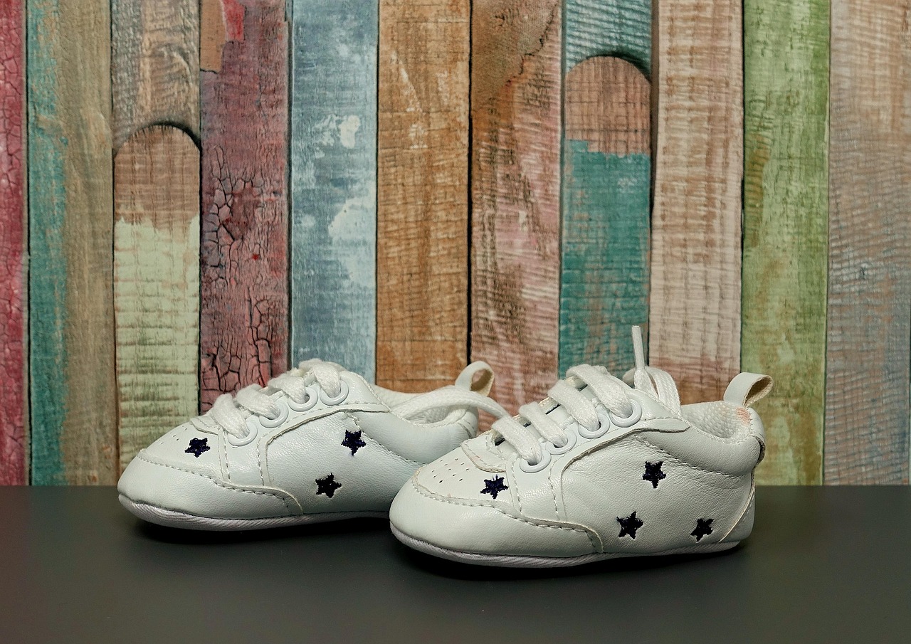 最新爆款鞋子的魅力与趋势解析，时尚潮流引领新风尚