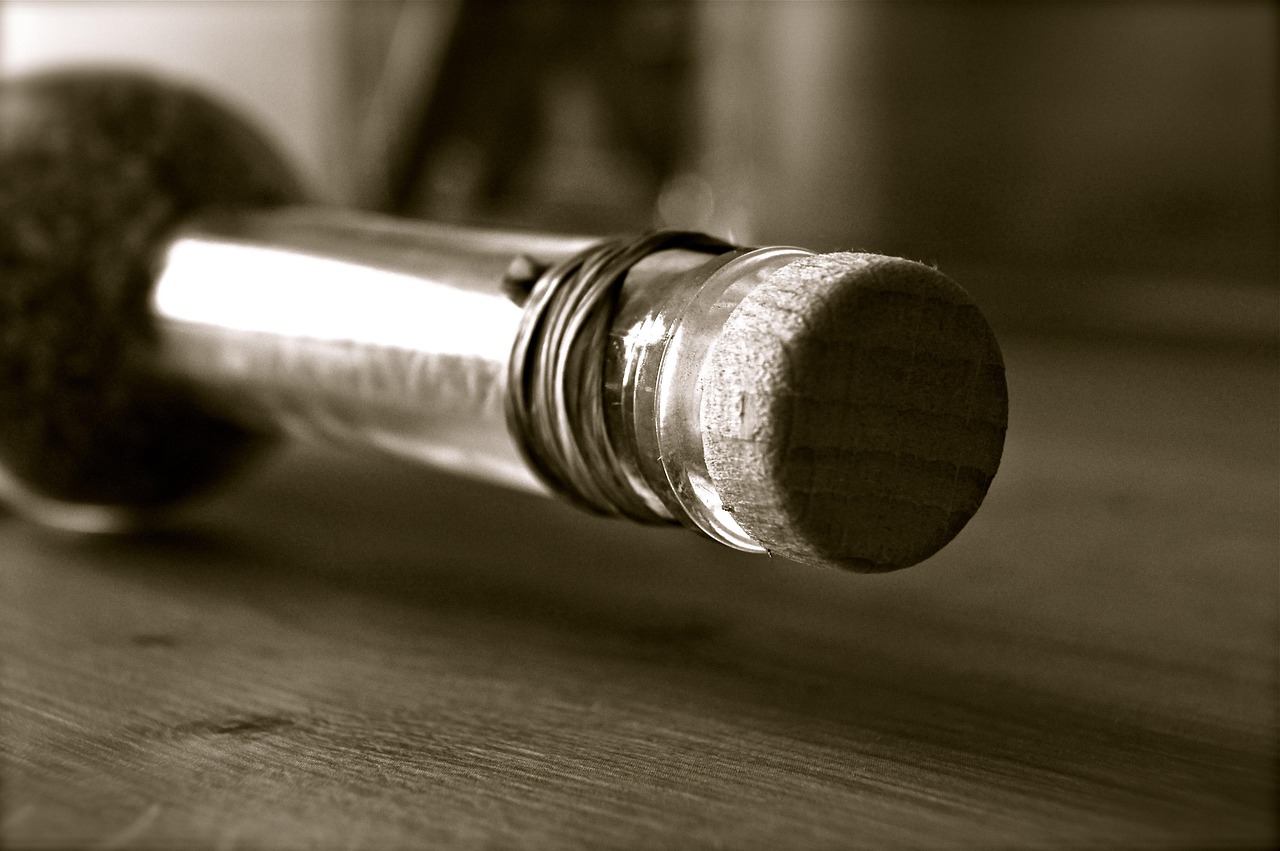 最新打孔盗油现象深度解析与探讨