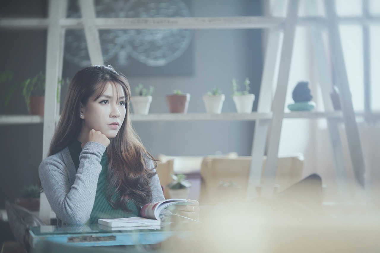 光影交织下的故事魅力，2017最新好看小说推荐