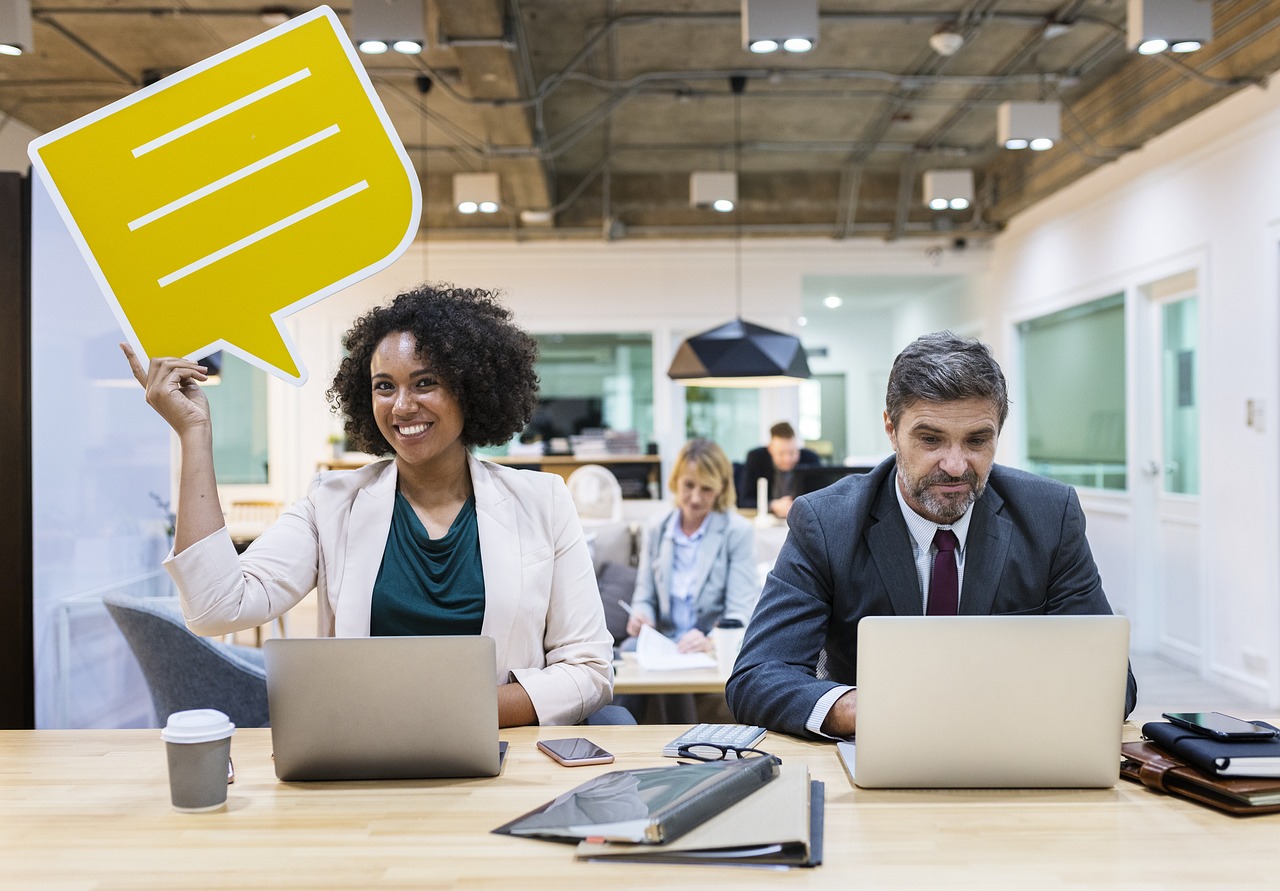 联通最新海报展现技术力量，引领未来联通连接时代