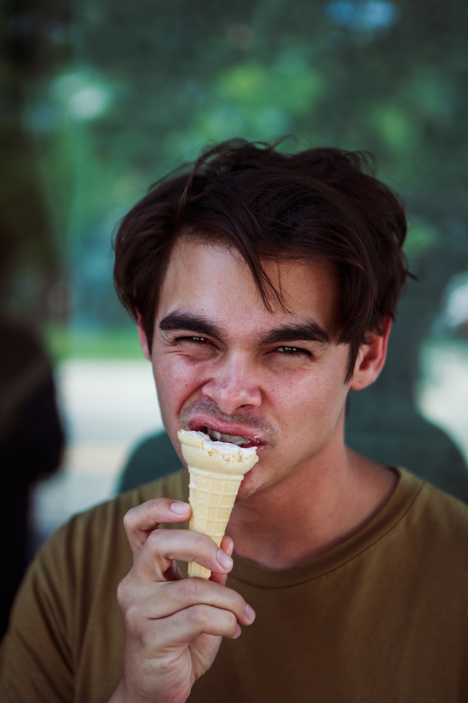 韩东君最新照片，展现多元魅力的瞬间定格之美