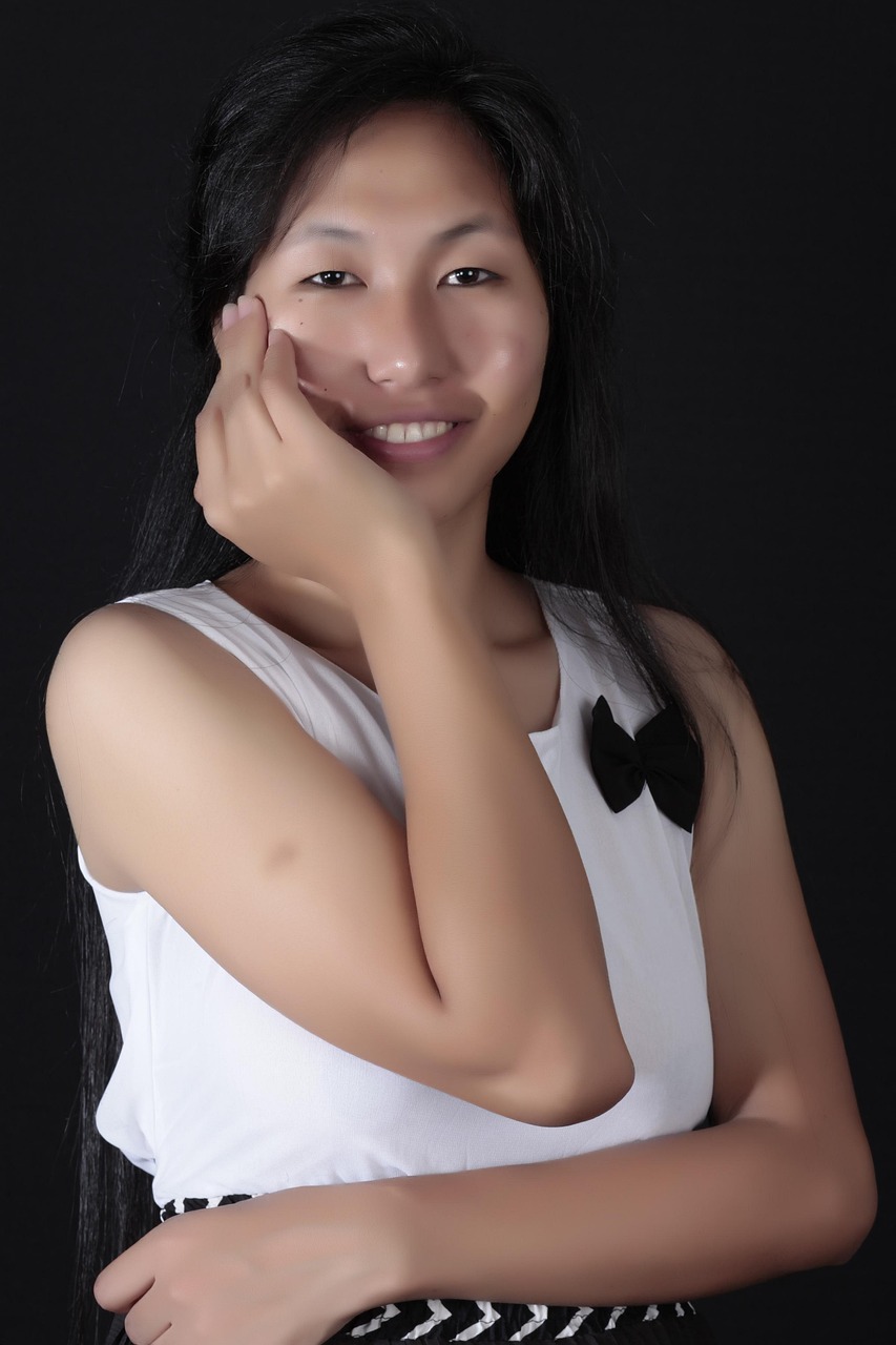 韩国女主播青草最新集,展现魅力与风采的时尚风采