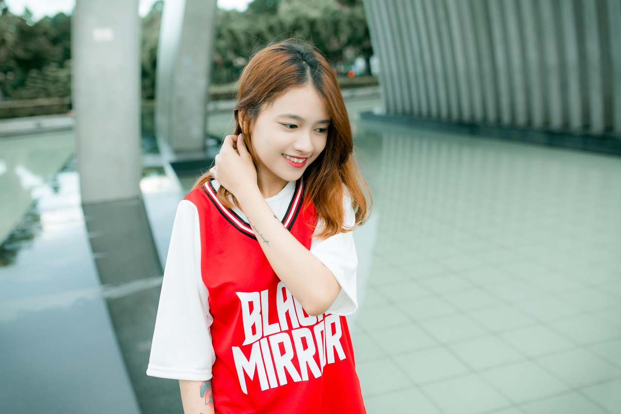 韩国女主播青草最新集,展现魅力与风采的时尚风采